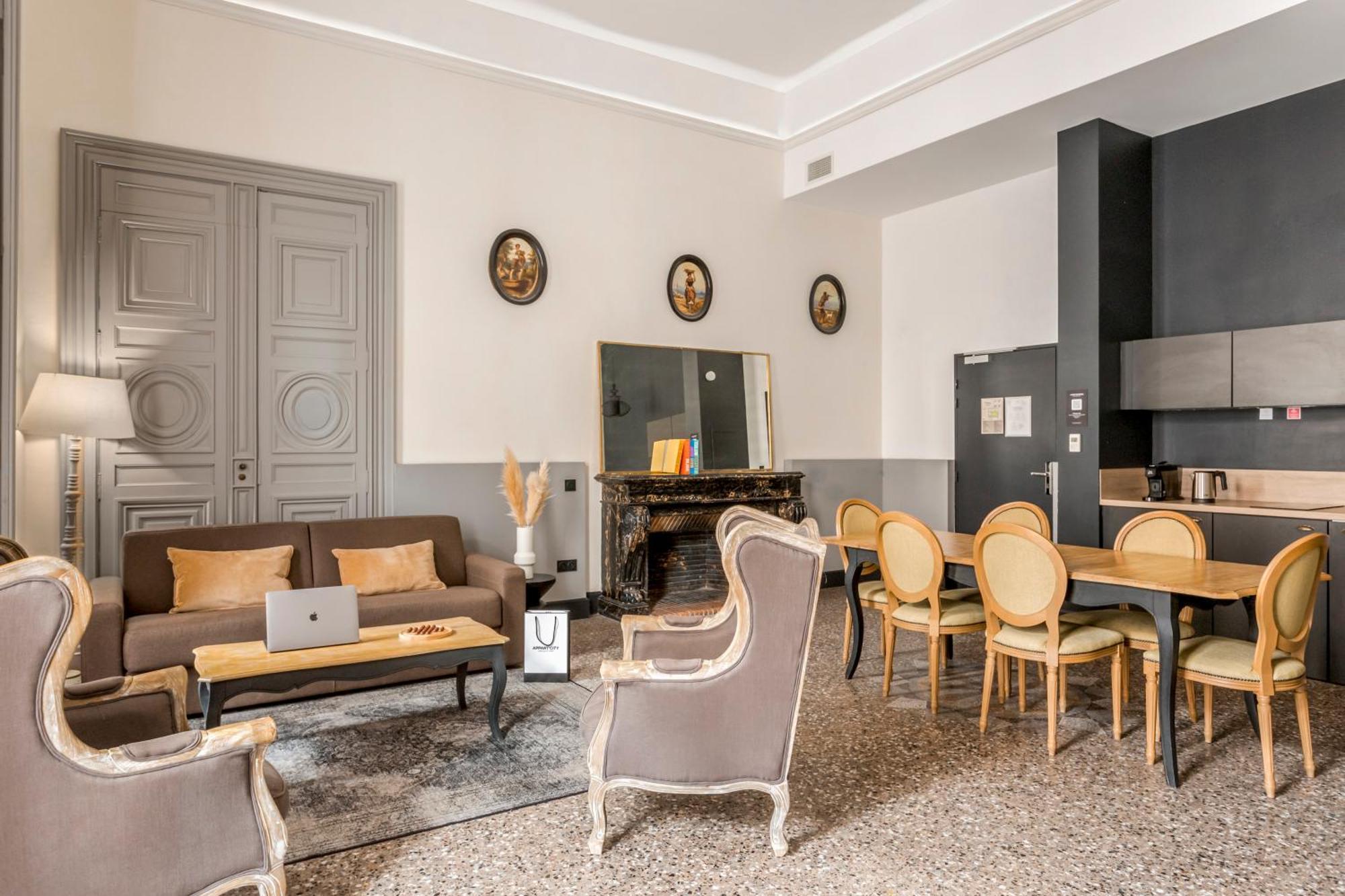 Appart'City Collection Nimes Arenes Exterior photo