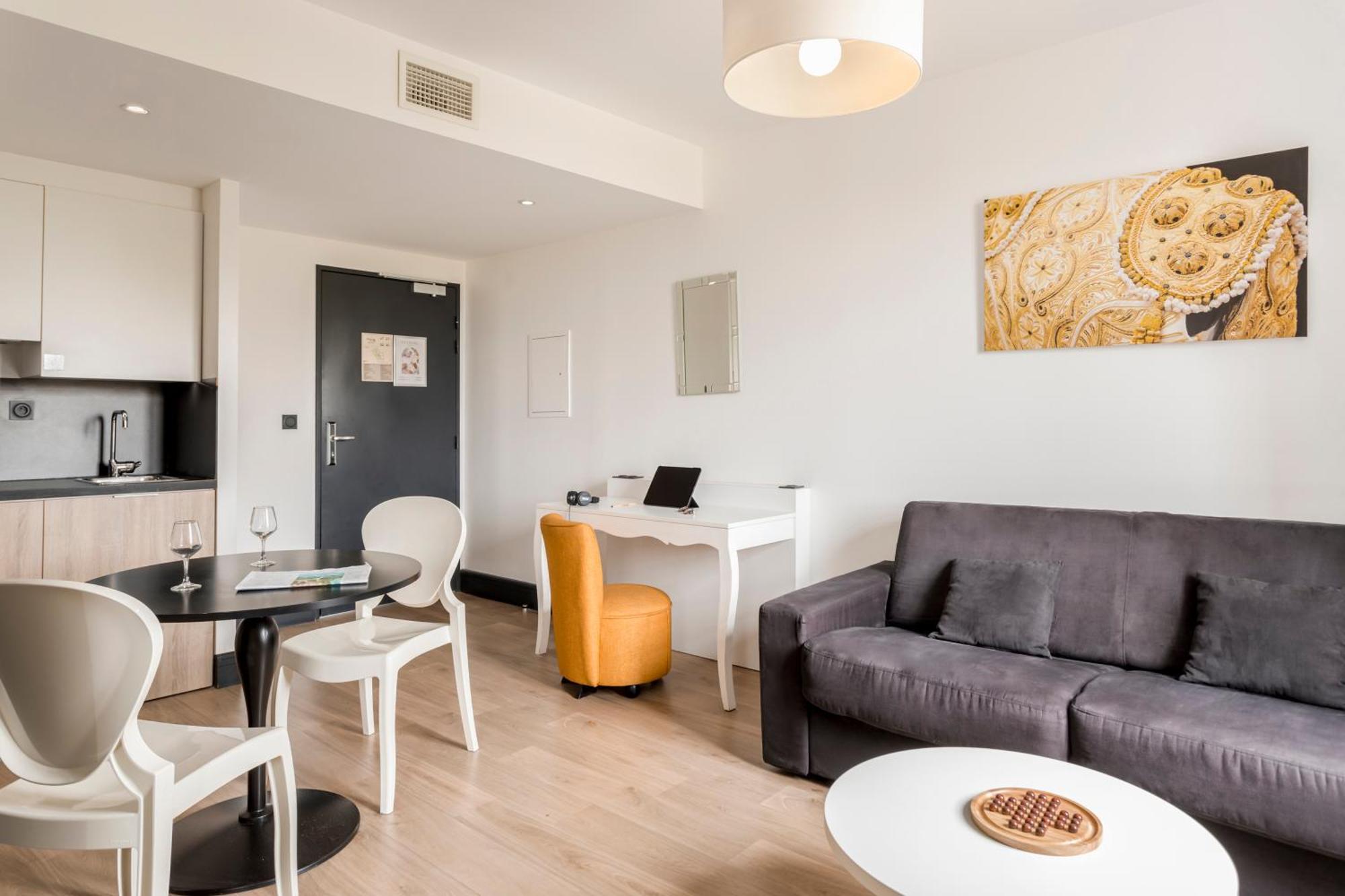 Appart'City Collection Nimes Arenes Exterior photo